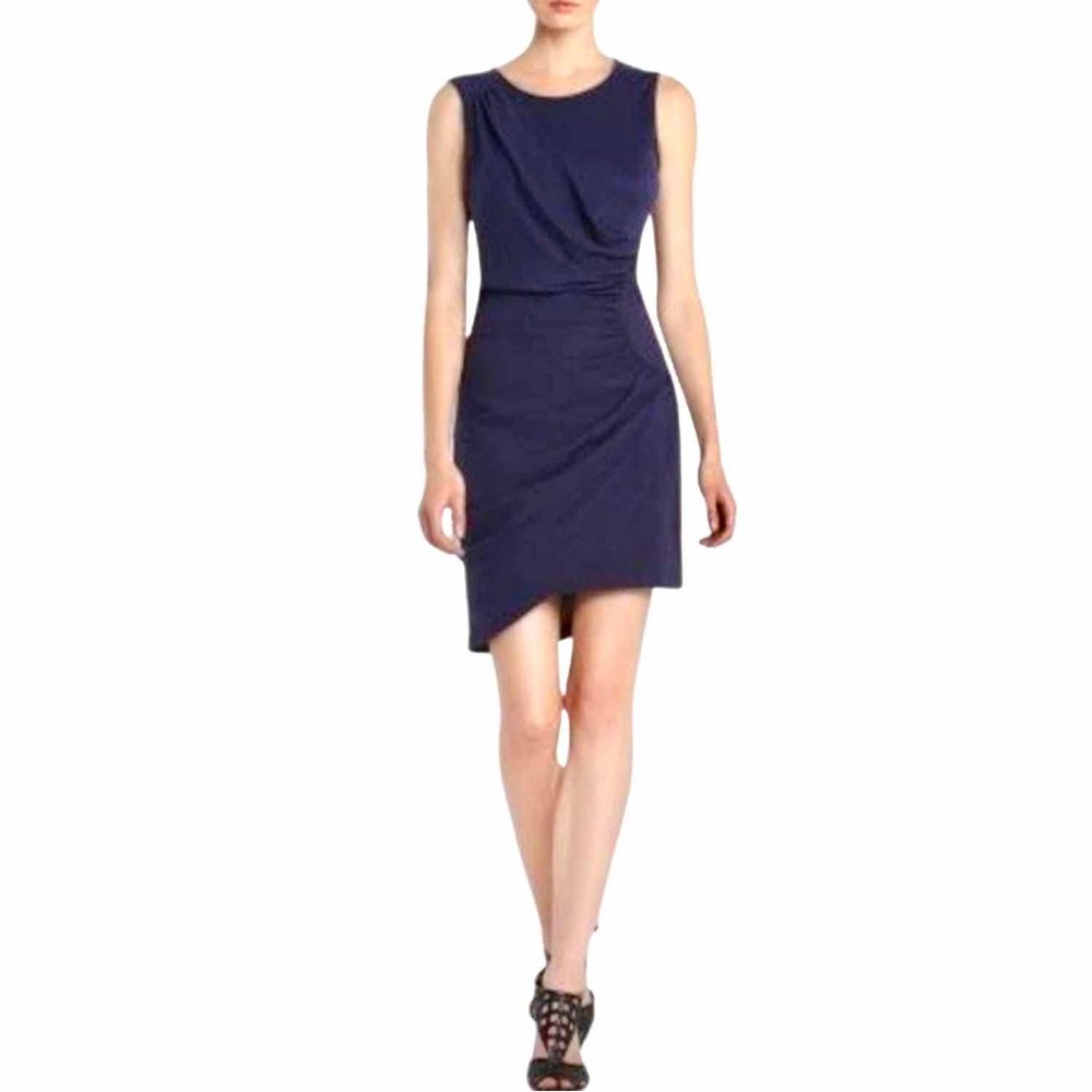 BCBGMAXAZRIA Draped Side Zipper Dress. Size 0